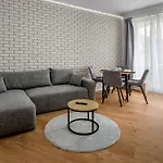 Rentplanet - Ovo Apartment *